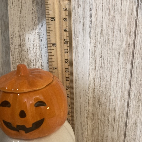 10 Strawberry Street Stacking Jack o Lantern Measuring Cups - Picture 4 of 13